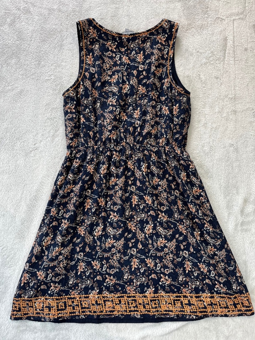 Cottagecore Sleeveless Embroidered Sundress Market & Spruce V Neck Cinched Waist - Picture 12 of 15